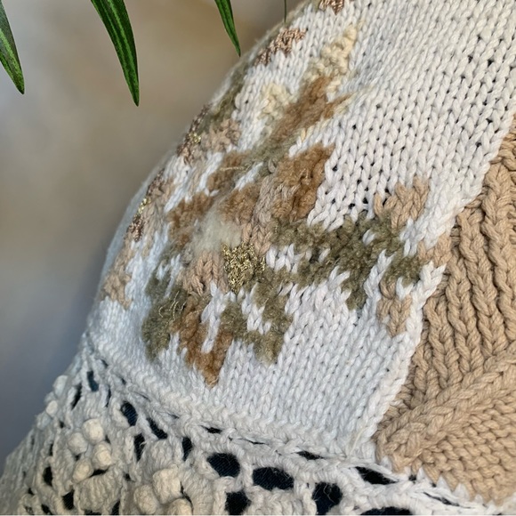 v i n t a g e ::  Oversized Floral Embroidered Cable Knit Granny Sweater - Picture 7 of 12